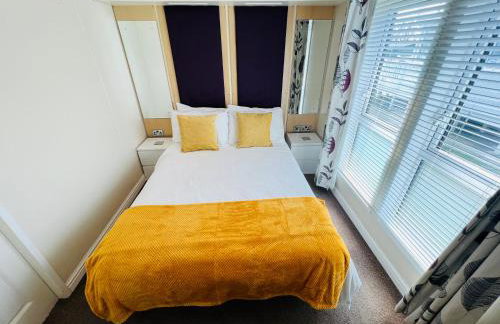 2 Bedroom Lodge TH35, Nodes Point, St Helens, Isle of Wight - Photo 16