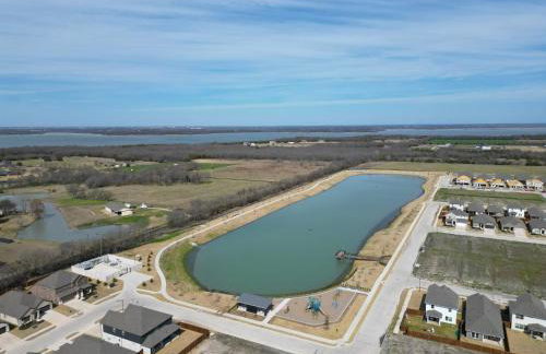 4Bed Luxury Getaway with Pool Table and Near Lake Lavon - Foto 28