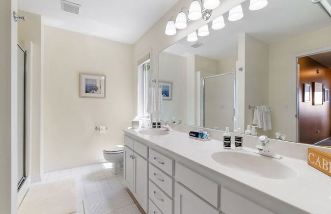 The Giraffe House - Photo 33