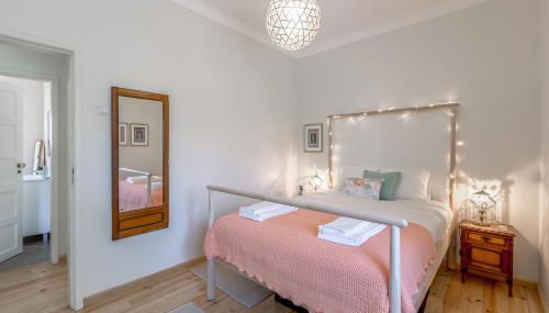 Sunny, Bright and Quiet Apartment, By TimeCooler - Foto 5