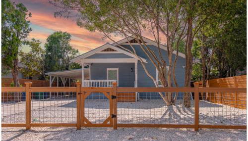 Unwind in Style 4BR2BA Quick Access to Downtown - Foto 3, Other