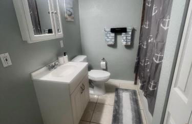 Spacious Lake Retreat for Families - Foto 14