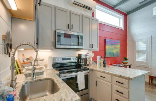 Flat Rock Tiny Home Fall Getaway with Grill! - Foto 8