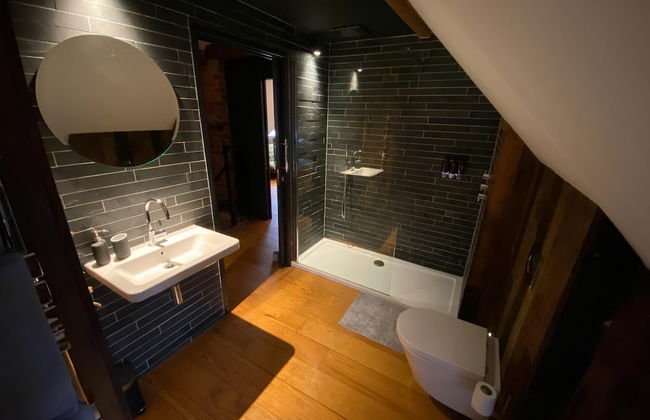 Stunning 3BD Character House near Coleshill - Photo 9