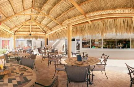 Stylish Beachfront Condo with Balcony & Ocean View - Foto 78