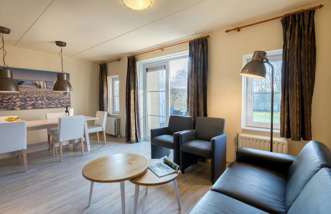 Stylish Semi-detached Villa With Garden, Near the Beach - Foto 1