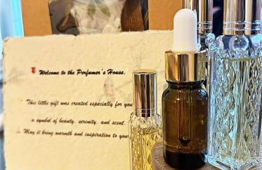 The Perfumers House Hot Tub Near St Pete Beach - Photo 35