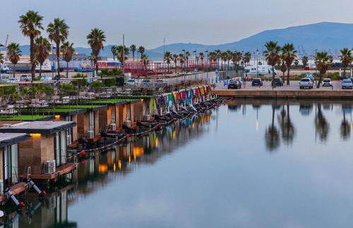 Boat Haus - Casas Flotantes frente a Gibraltar - Foto 2