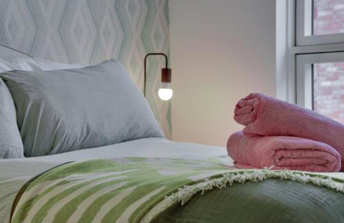 Sleek 4BR Townhouse - Rooftop - Hot Tub - Foto 48