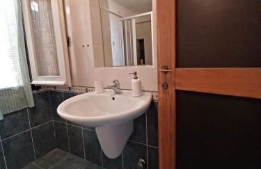 Villa La Lecceta surrounded by greenery and sea view with sunset - Foto 40