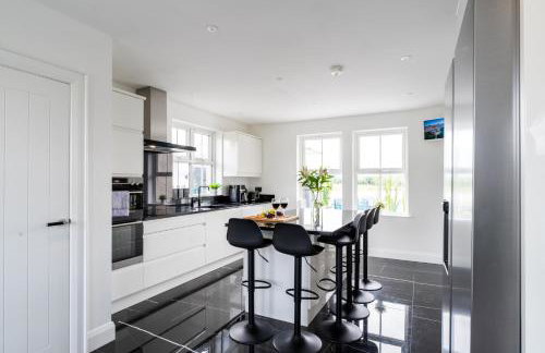 Escape Ordinary at Lily's Pad - Foto 54