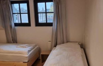 Tolstov House - 5 Room House with Terrace - 35 Min to Messe DUS - Foto 12
