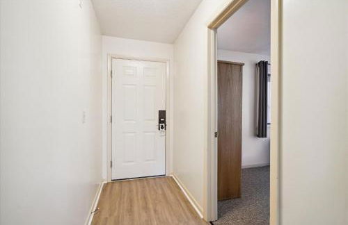 Cedarbrook Two Queen Bed Standard Hotel Room with outdoor heated pool 102 - Foto 5