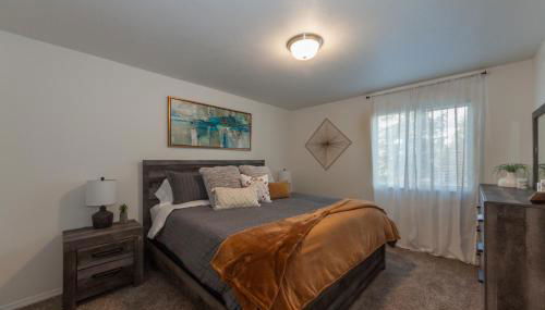 Modern and Stylish KING bed Wifi FREE Parking - Foto 4