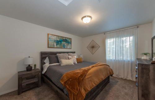 Modern and Stylish KING bed Wifi FREE Parking - Foto 4