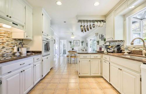 Modern Home in Napa Area with Hot Tub and Game Room! - Foto 13