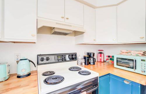 Walk to the Beach! Beach Passes | Games I King Bed - Foto 43