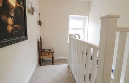 The Old Stables - Pet-Friendly Stay Near Ruthin Castle with Parking - Photo 32