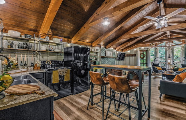 Light'n Bug Bungalow - Photo 10