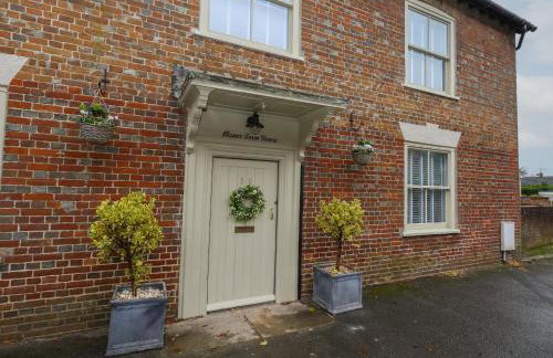 Manor Farm House - Photo 2