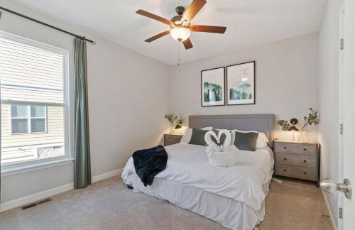 Cottage with 3 King Beds, 3 min to Marina, Fire Pit - Foto 61