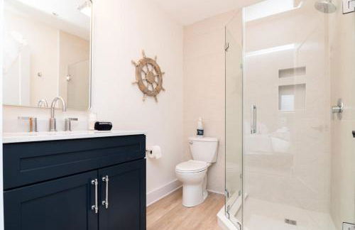 NEW 3BR-3BA Beach Block with Parking - Photo 25