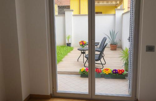 Zen Garden House - in front of the metro - Photo 3