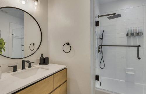 Elite 4BR 2BA Holiday Home with Hot Tub, Pool, and BBQ - Foto 26