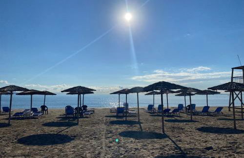 Domelia's Luxury Apartments near Airport & beach - Foto 14