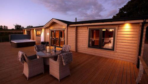 Cambridgeshire Lakes - luxury lodges in a stunning lake location - Foto 3