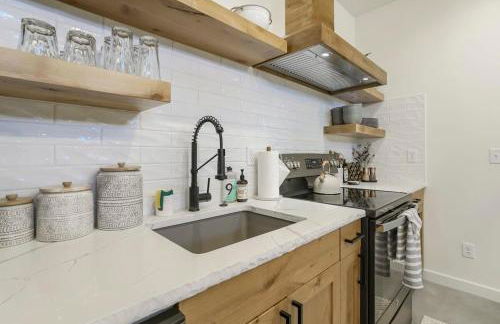 Alpine Den Private Flat Walk to South Main - Foto 12