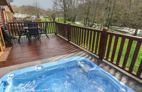 3 Riverside Lodge - Photo 1