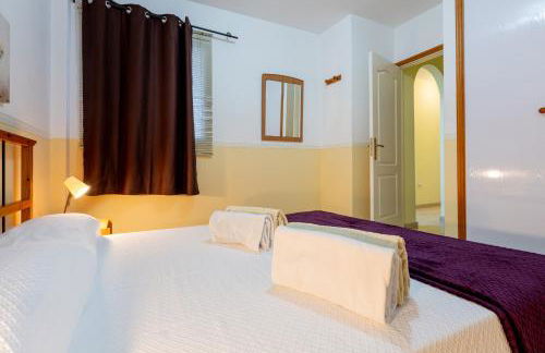 2A Apartamento Abrigos, Wifi y balcón - Foto 4