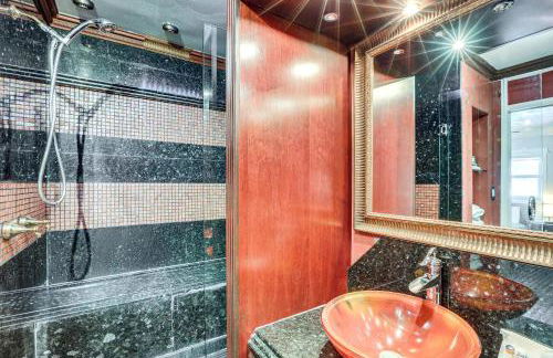 Furnished Sunroom with TV! Canal-Front Bradenton Gem - Foto 19