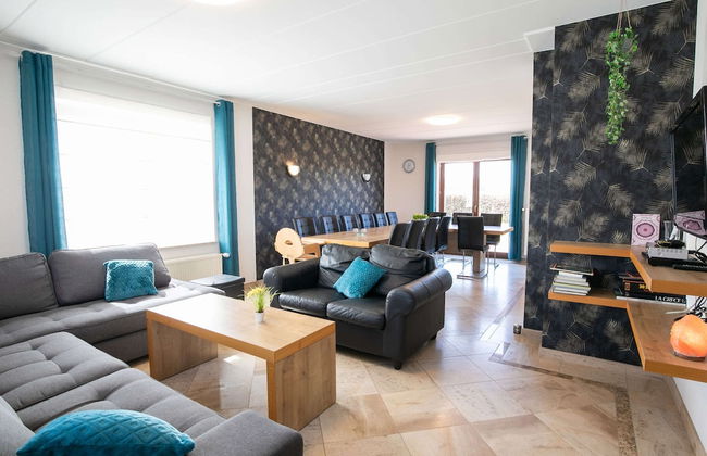 Spacious Holiday Home in the Ardennes with Sauna & Hot Tub - Photo 14