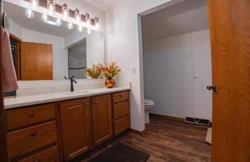 Whispering Woods Estate - Relax, Recharge, Connect - 12 wooded acres, 3 Bedrooms, 3 Baths, sleeps 10 - Foto 46