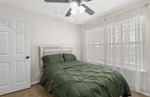 Spacious 5-bedroom villa in welcoming Burleson with WiFi, AC - Foto 66