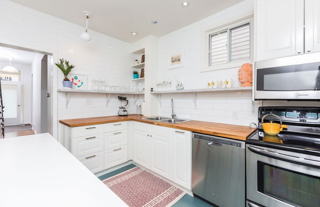 Applewood Suites - Queen West - Photo 14