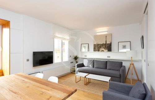 Bonito Apartamento con vistas a la Sagrada Familia - Foto 2