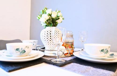 Central Peaceful Home with Parking, Wi-Fi and Garden - Foto 14