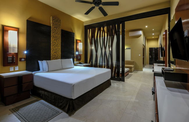 Generations Riviera Maya Family Resort Catamaran, Water Park, All & More Inclusive - Photo 8