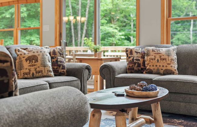 Bluejay Getaway by Avantstay Walk to Lake 7bdr, Hot Tub, Pool Table - Foto 9