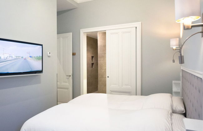 BizStay Park Central Executive - Photo 13