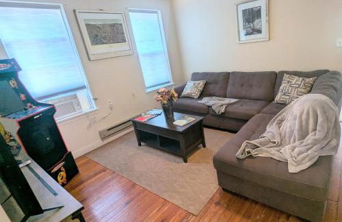 Relaxing Rustic Oasis II, Unit B - 6 minute walk to Downtown! Cyclists Welcome! - Foto 33