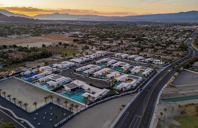 Sleeps 20 7-bedroom Villa w/ Pool, Putting Green & Hot Tub Bravo Villa #11 by Avantstay - Foto 68