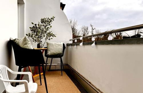 Moderne Wohnung mit Balkon ideal für Familien und Geschäftsreisende - Photo 2