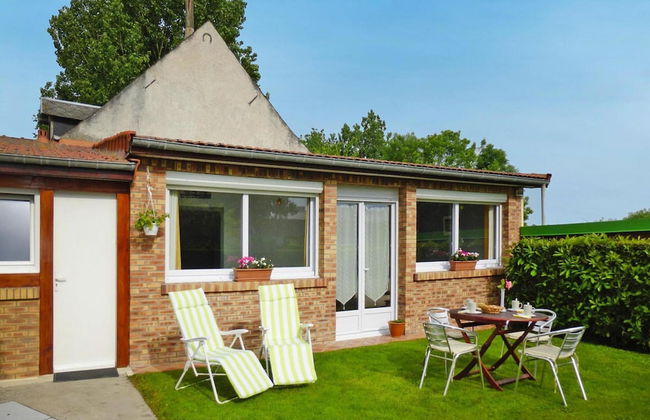 Holiday Home in Cayeux-sur-mer Near Bay of Somme - Photo 1