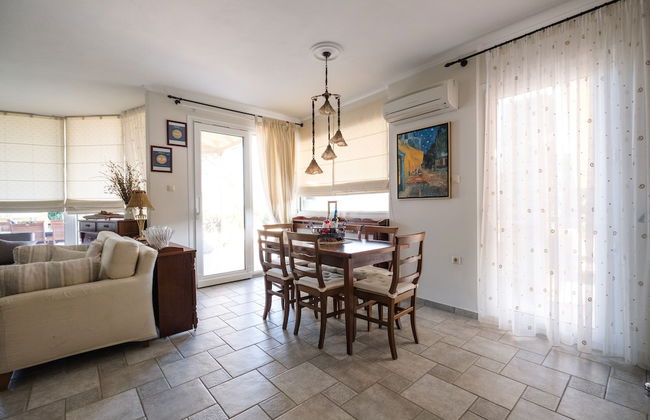 Blue Crystal Villa - Photo 8