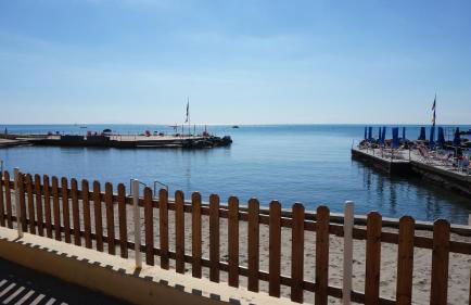 A 20 mt dal mare con ombrellone e sdraio in spiaggia - Foto 14