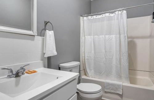Beautiful Rehabbed Unit in Shaw Community 4228a - Photo 12